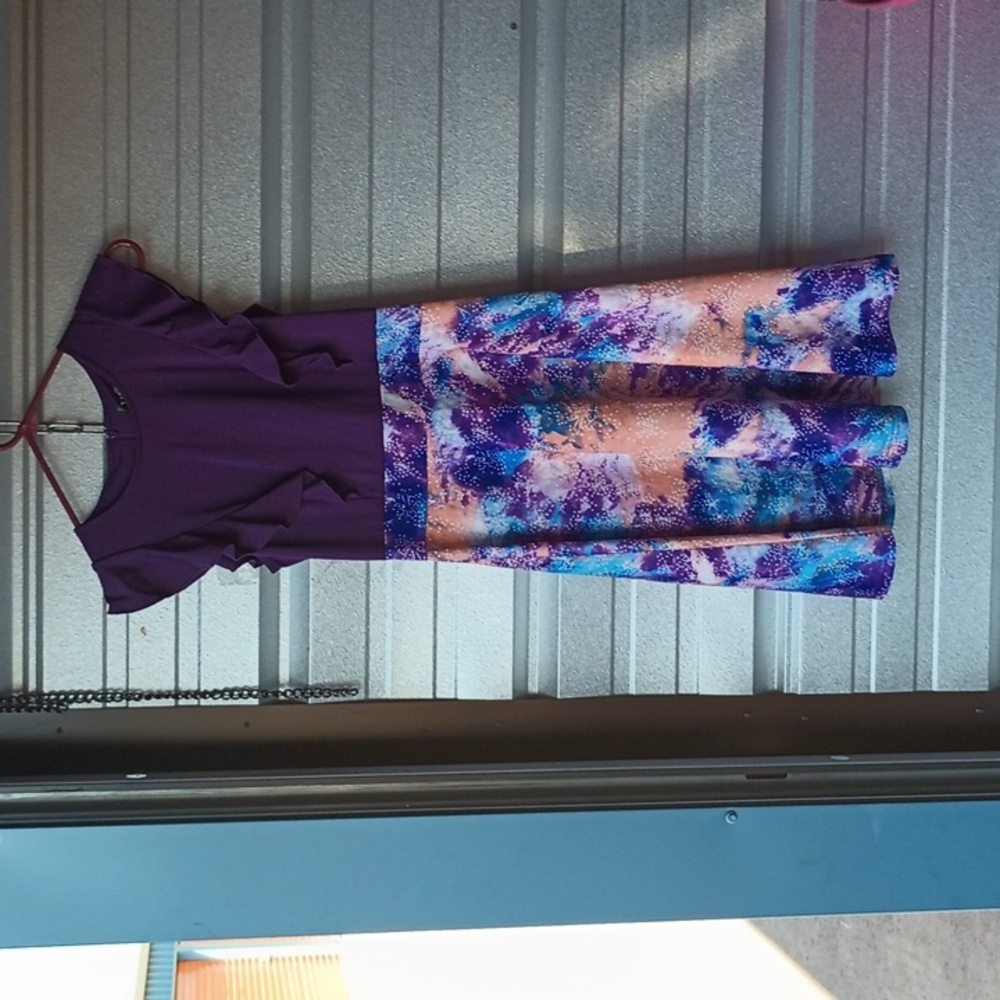 Women's dress 402